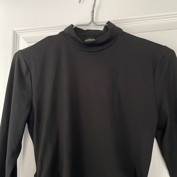 NWOT- 2 for $15- Fashion Nova Long Sleeves Ruched Tops- Black & Green - Picture 10 of 14